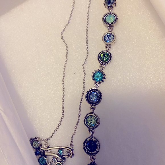 Jewelry - Picture 2 of 3